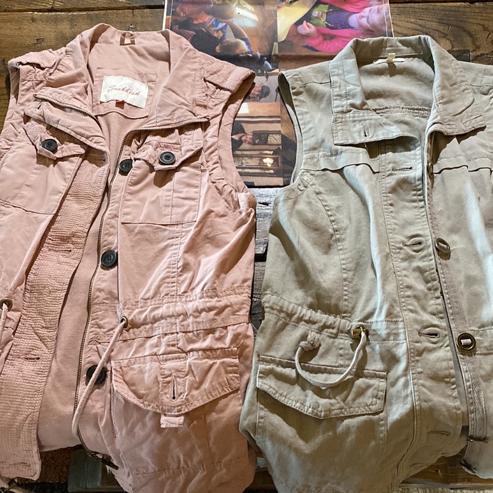 2 summer vests